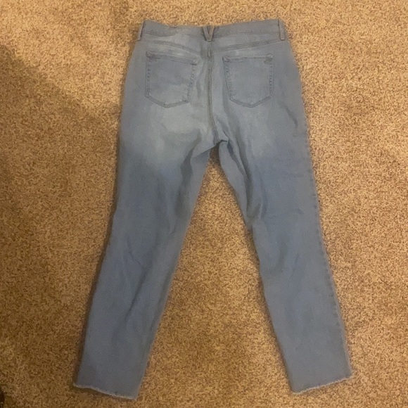 Jessica Simpson Relaxed Skinny Crop jeans. - Picture 6 of 6